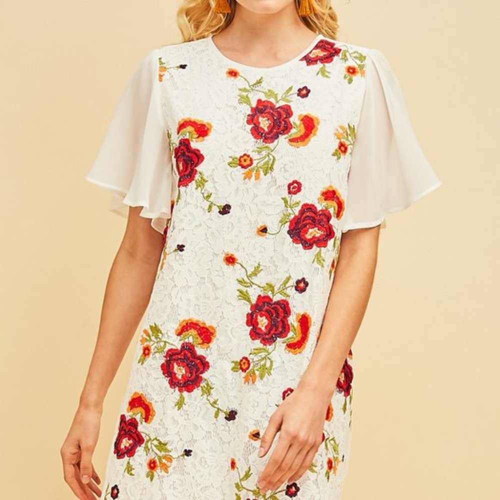 ⭐️NEW⭐️ Gorgeous Floral Embroidered Dress